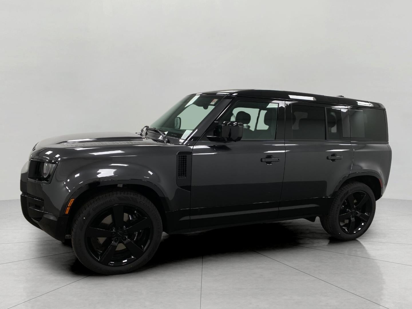 2026 Land Rover Defender 110 P525 V8