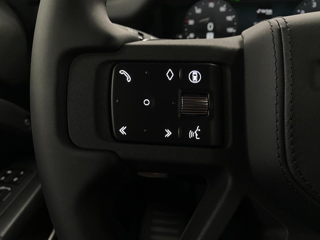 2026 Land Rover DEFENDER 130 V8 500PS