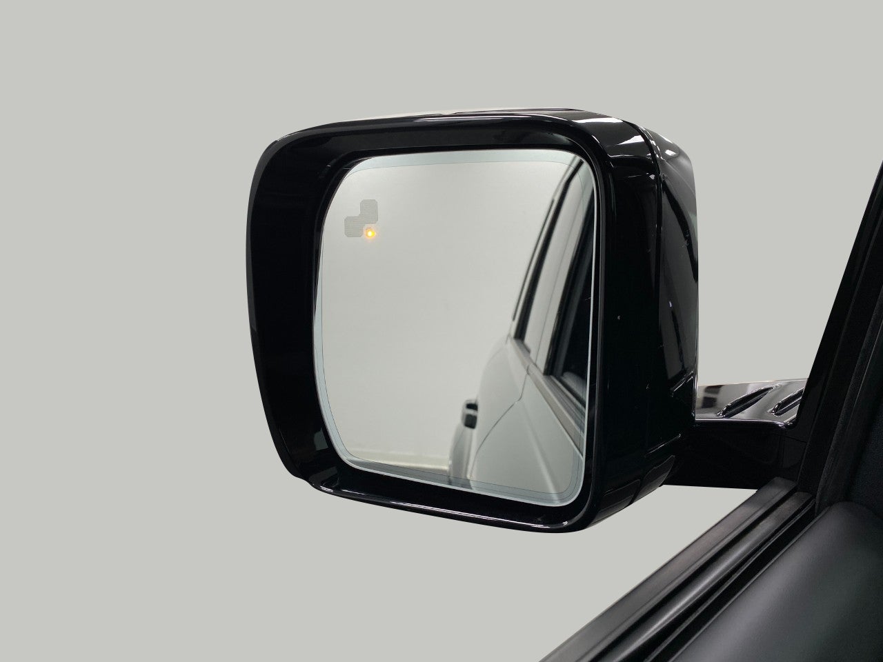 2026 Land Rover DEFENDER 130 V8 500PS