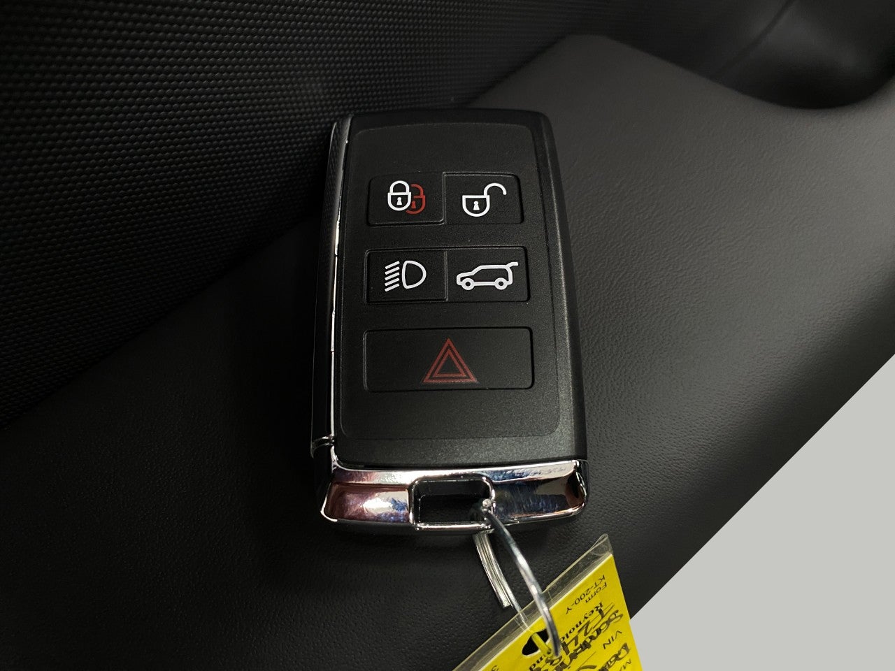 2026 Land Rover DEFENDER 130 V8 500PS