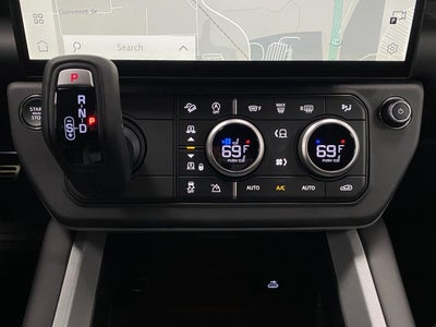 2026 Land Rover Defender 130 V8 500PS