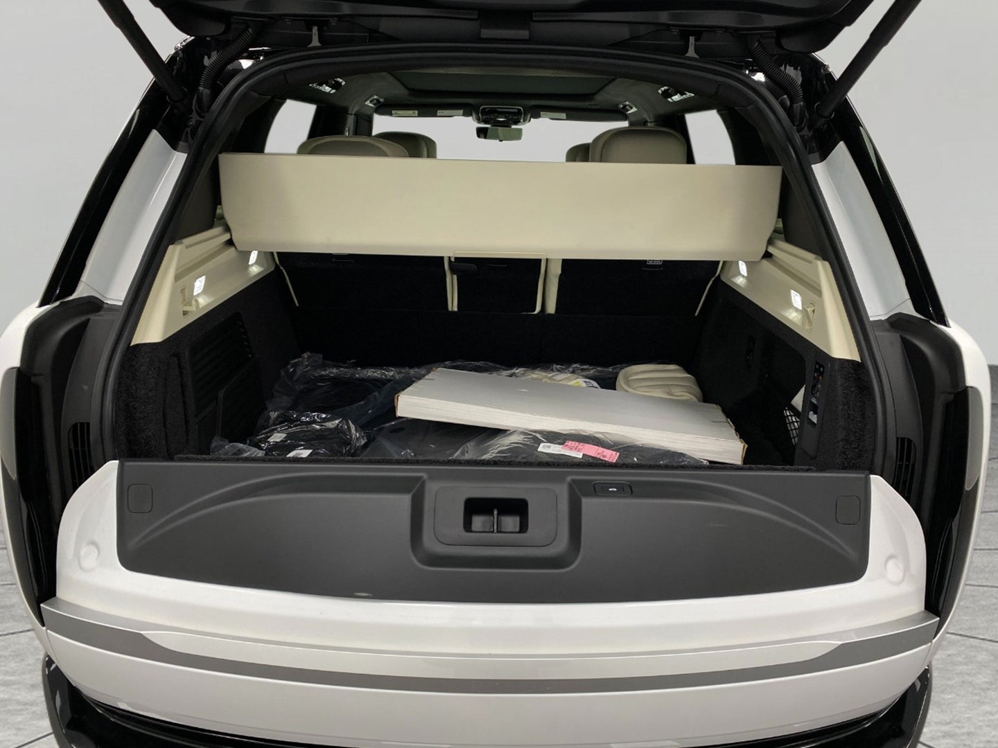2025 Land Rover Range Rover P530 Autobiography LWB