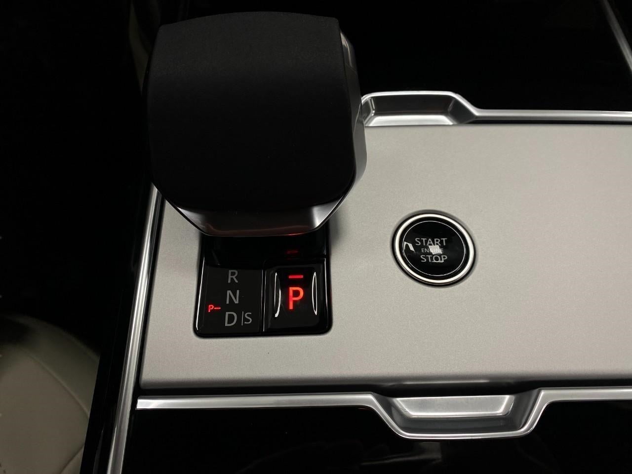 2025 Land Rover Range Rover P530 Autobiography LWB