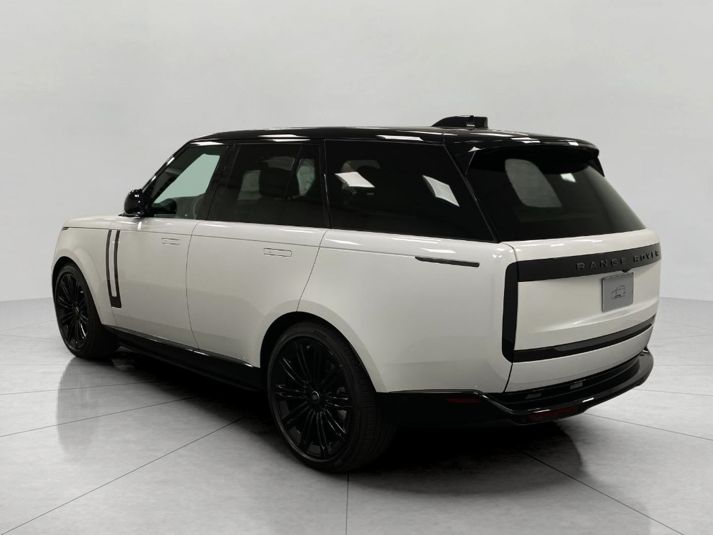 2025 Land Rover Range Rover P530 SE SWB