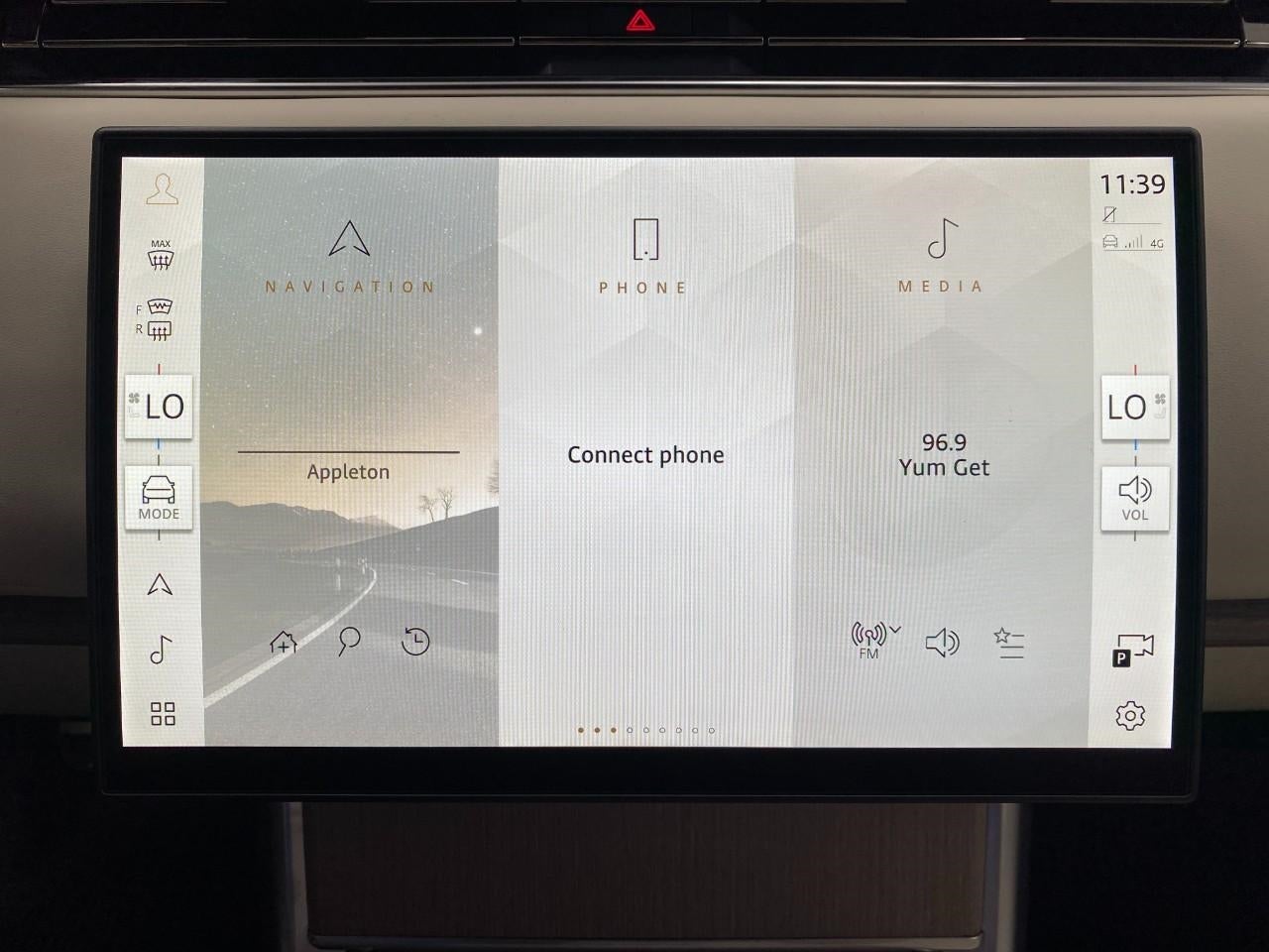 2025 Land Rover Range Rover P530 SE SWB