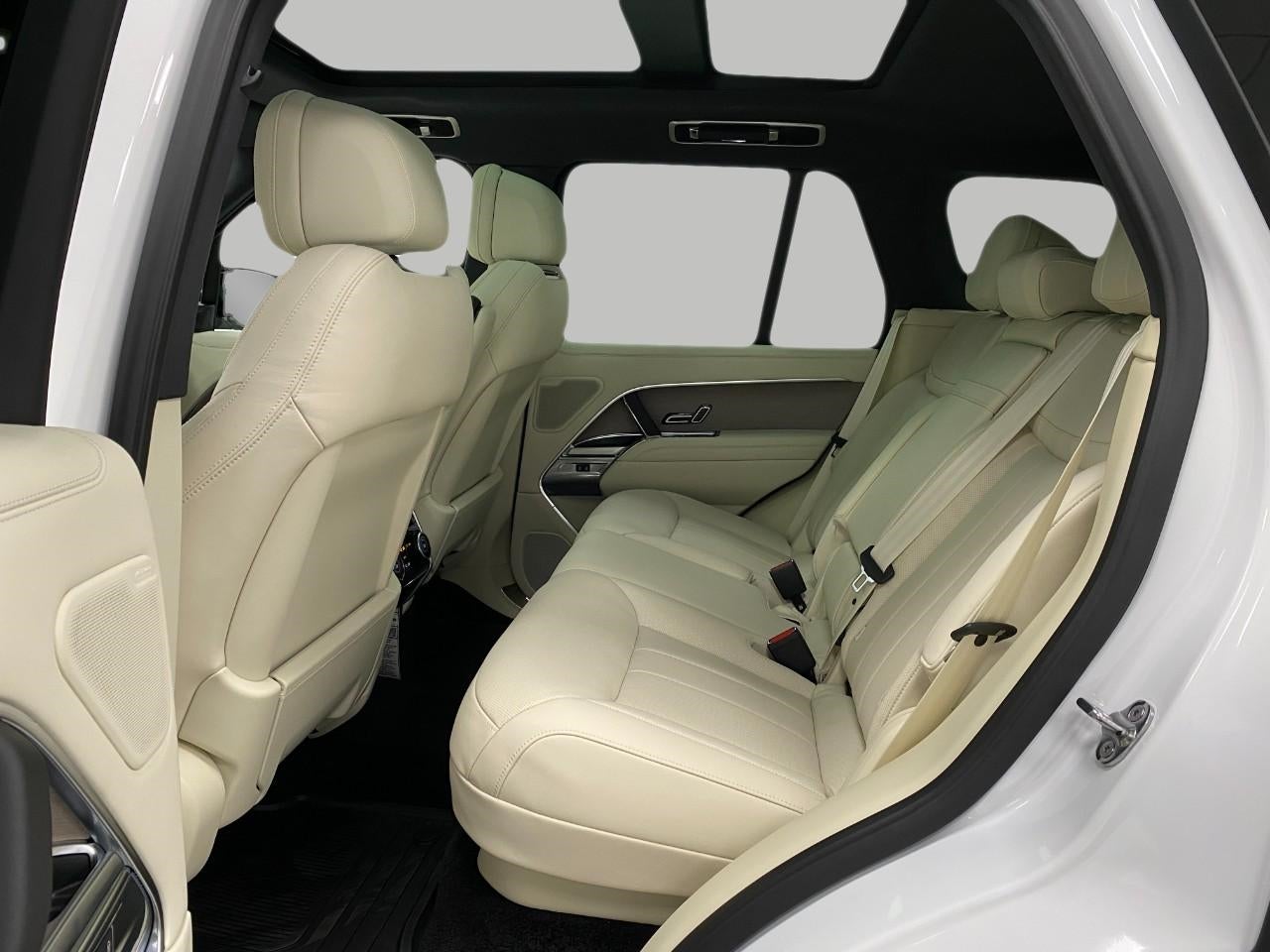 2025 Land Rover Range Rover P530 SE SWB