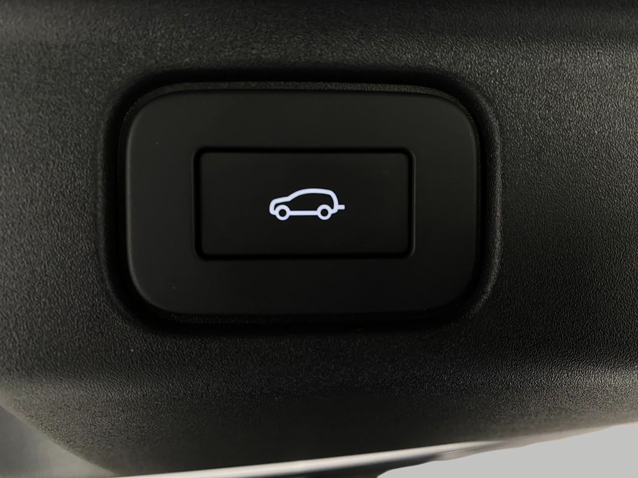 2025 Land Rover Range Rover P530 SE SWB