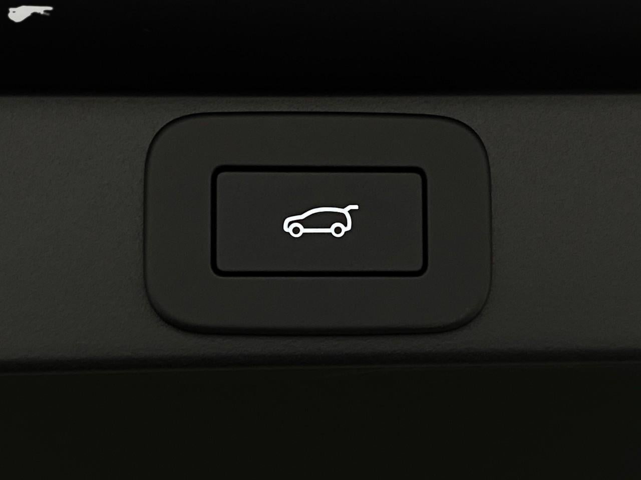 2025 Land Rover Range Rover P530 SE SWB