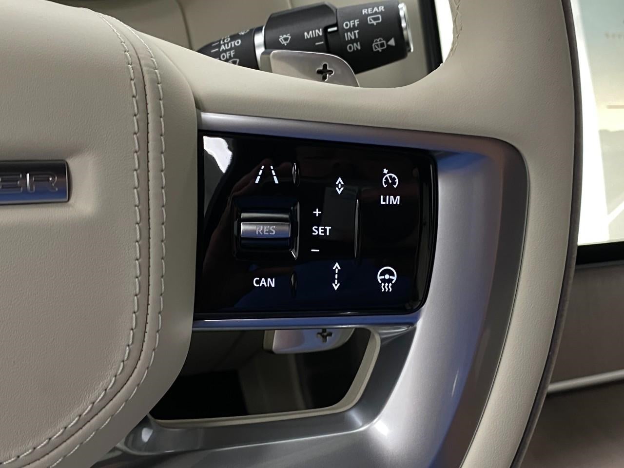 2025 Land Rover Range Rover P530 SE SWB