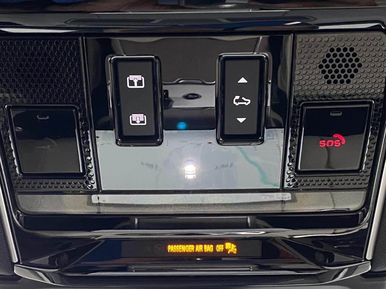 2025 Land Rover Range Rover P530 SE SWB