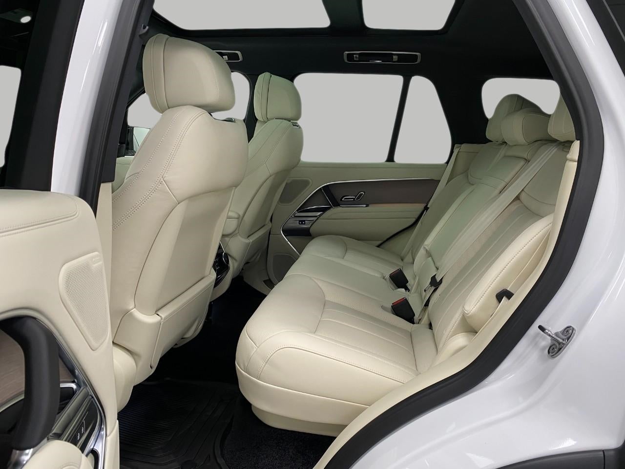 2025 Land Rover Range Rover P530 SE SWB