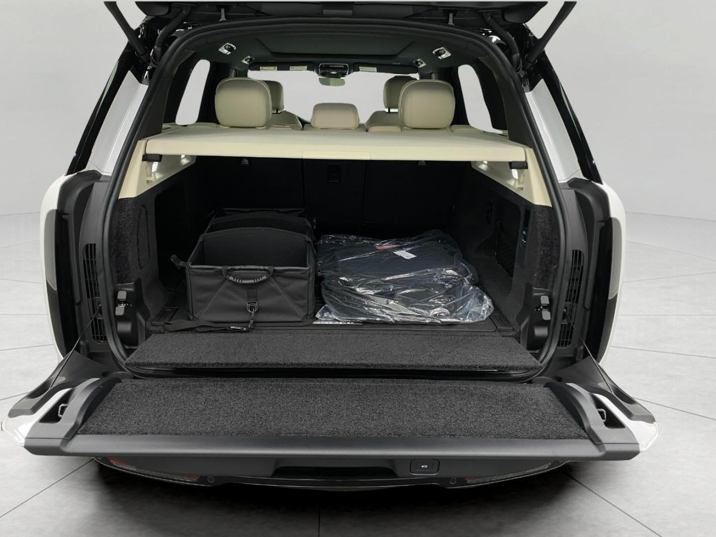 2025 Land Rover Range Rover P530 SE SWB