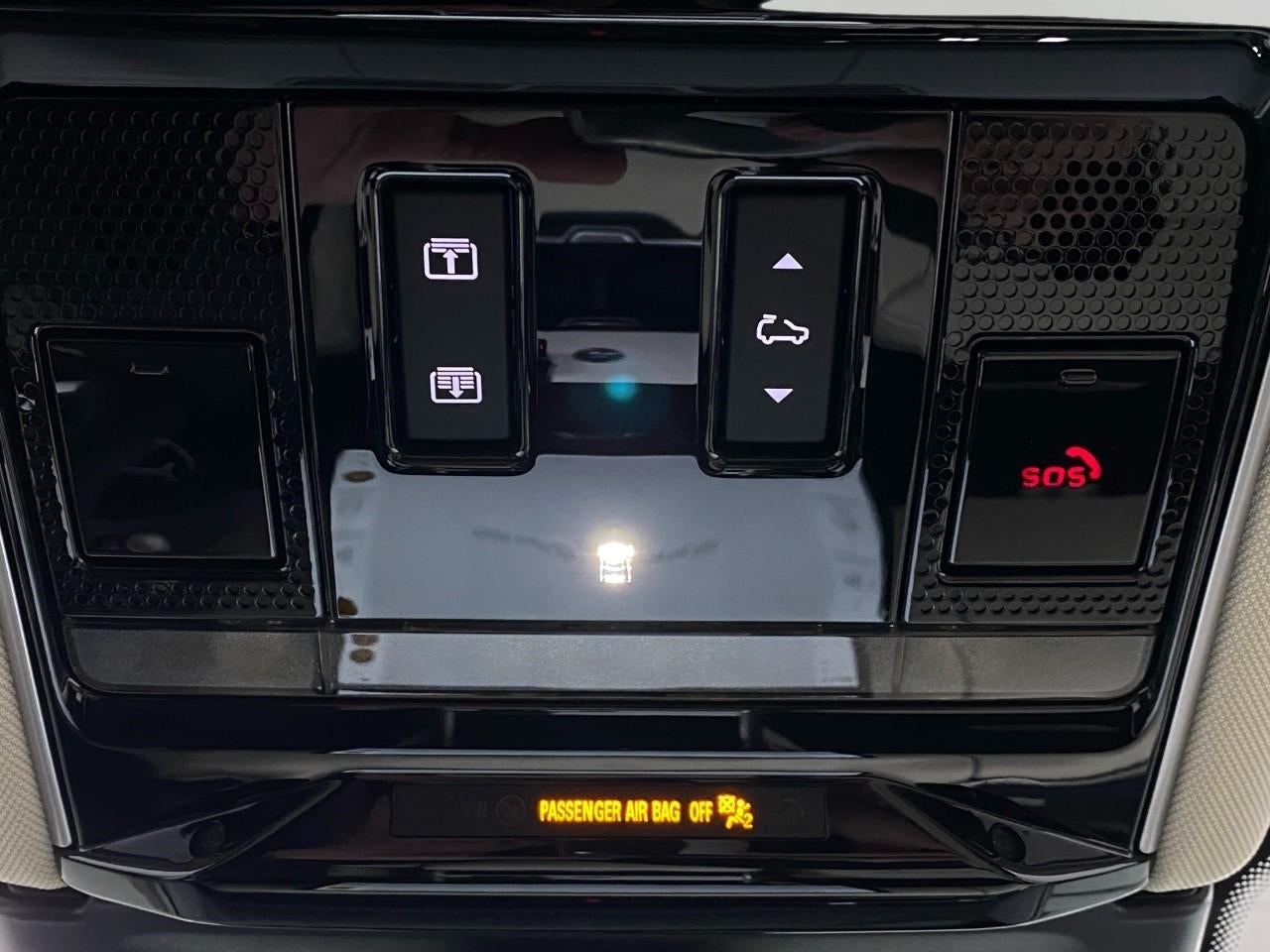 2025 Land Rover Range Rover P400 SE SWB