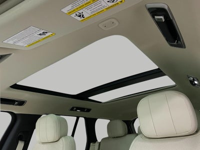 2025 Land Rover Range Rover P400 SE SWB