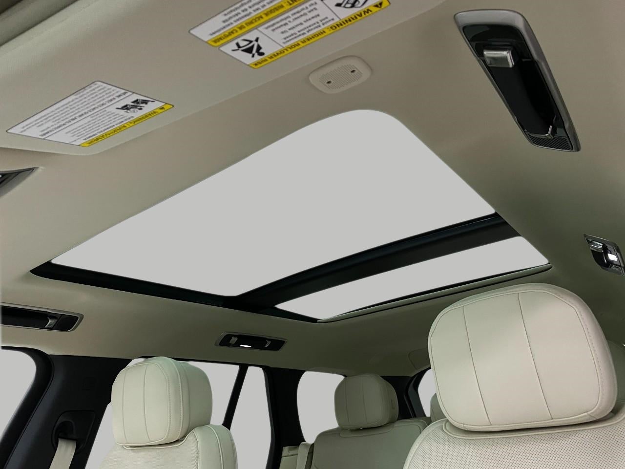 2025 Land Rover Range Rover P400 SE SWB