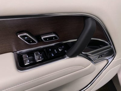 2025 Land Rover Range Rover P400 SE SWB