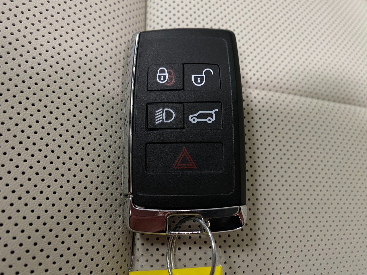 2025 Land Rover Range Rover P400 SE SWB