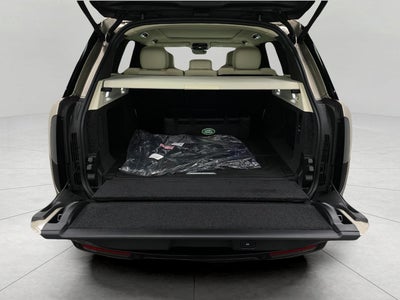 2025 Land Rover Range Rover P400 SE SWB