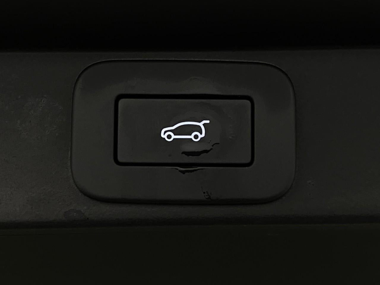 2025 Land Rover Range Rover P400 SE SWB