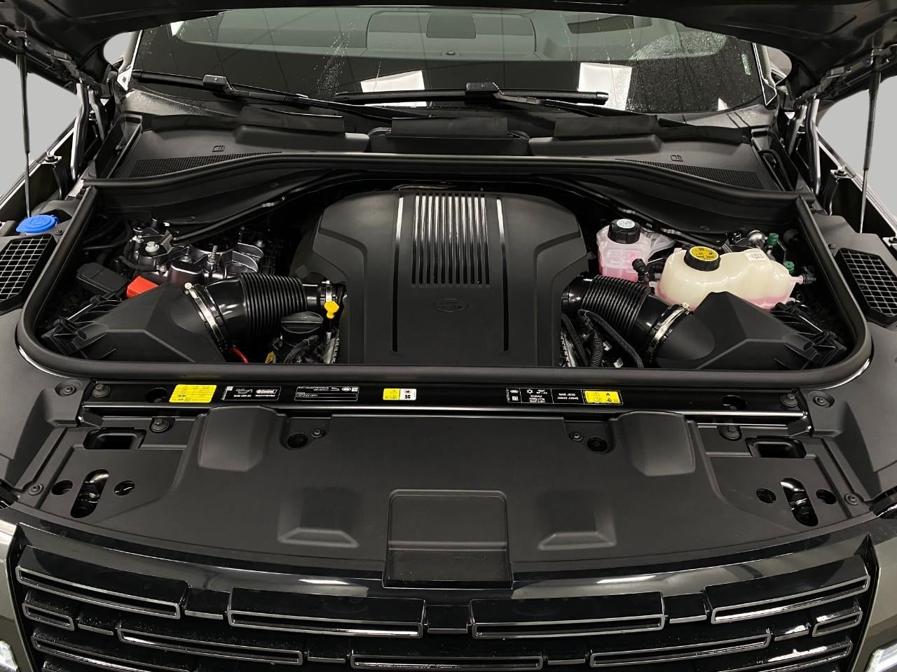 2026 Land Rover Range Rover P530 SE LWB 7 Seat