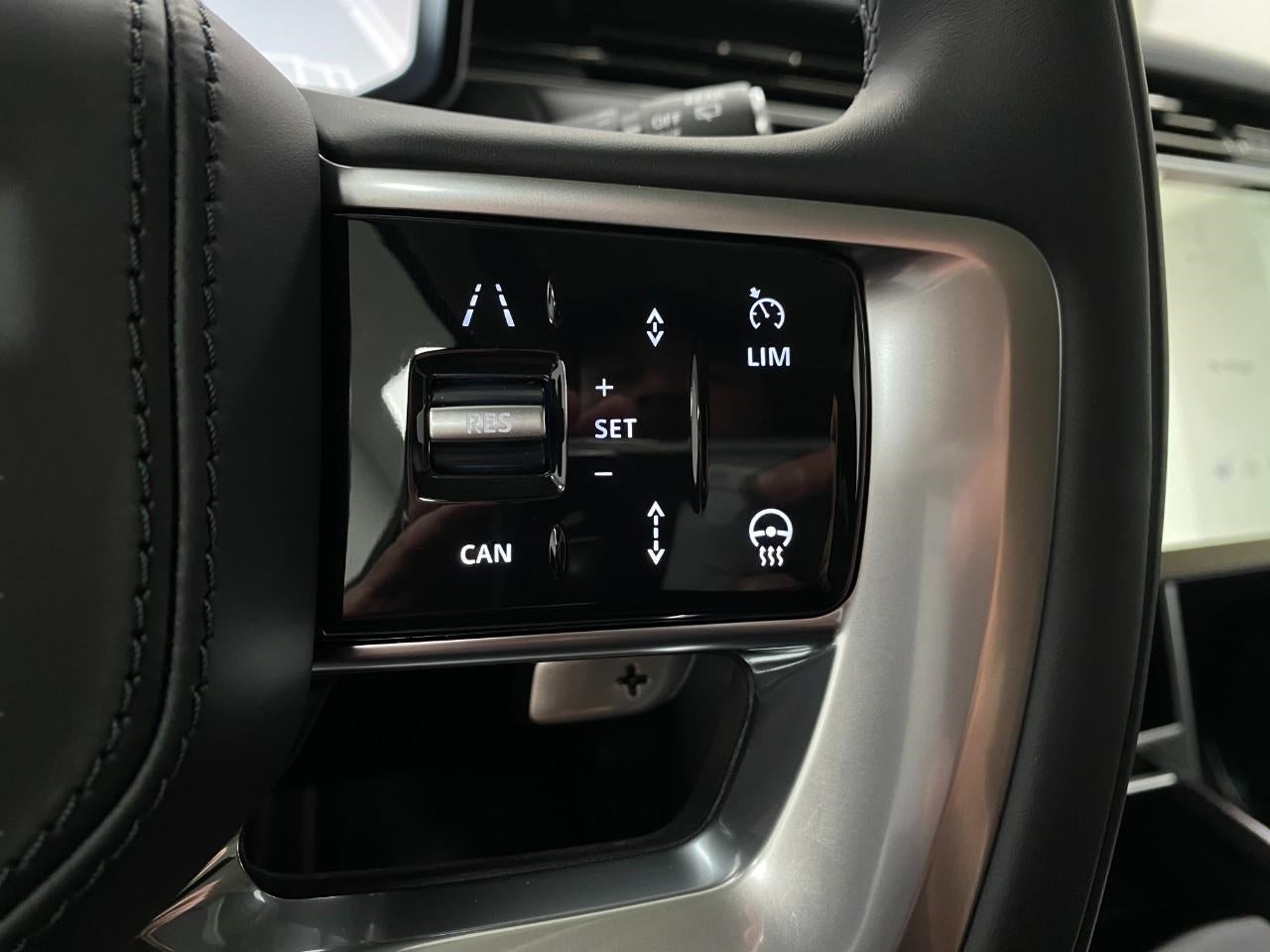 2026 Land Rover Range Rover P530 SE LWB 7 Seat