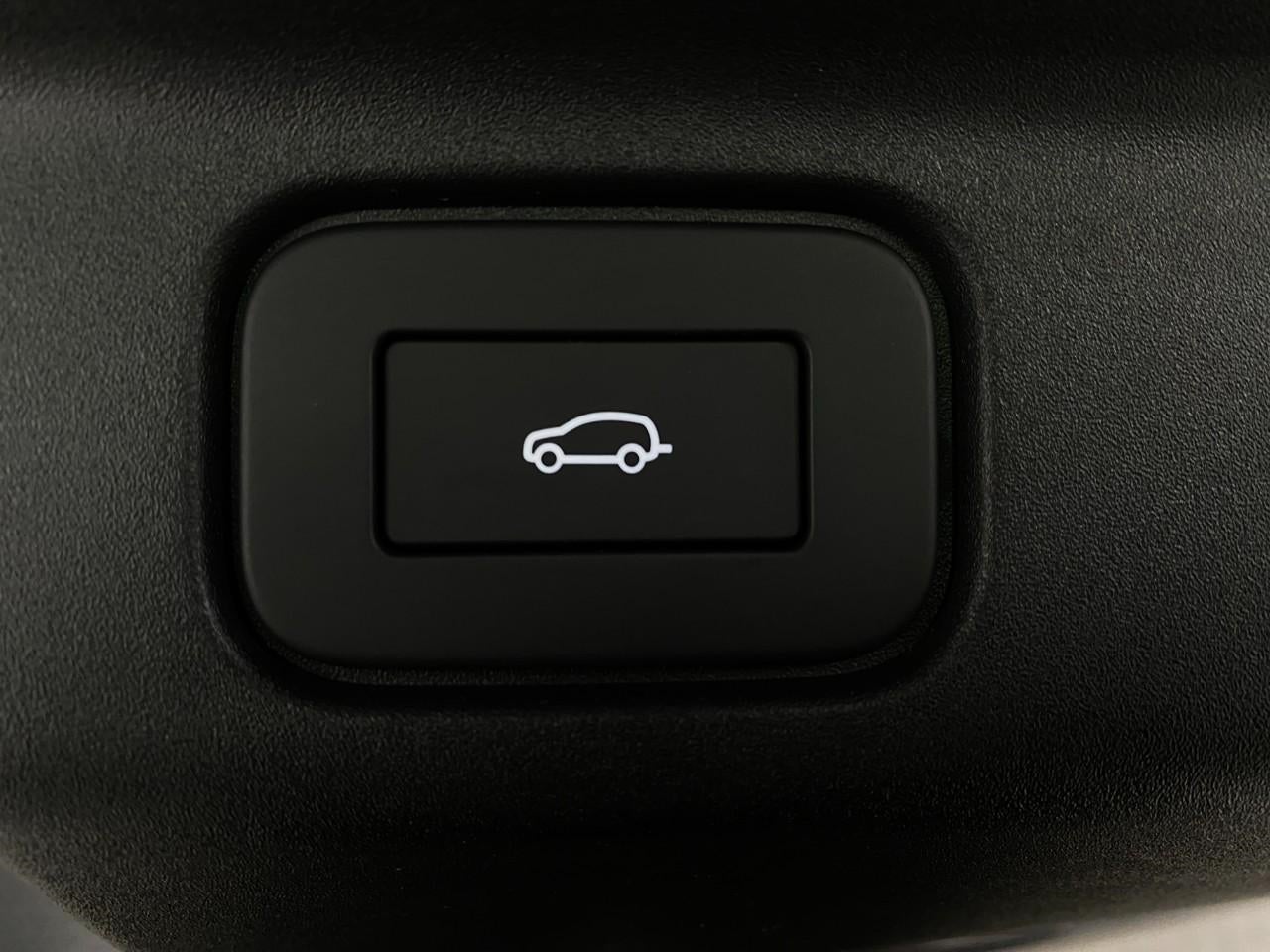 2026 Land Rover Range Rover P530 SE LWB 7 Seat