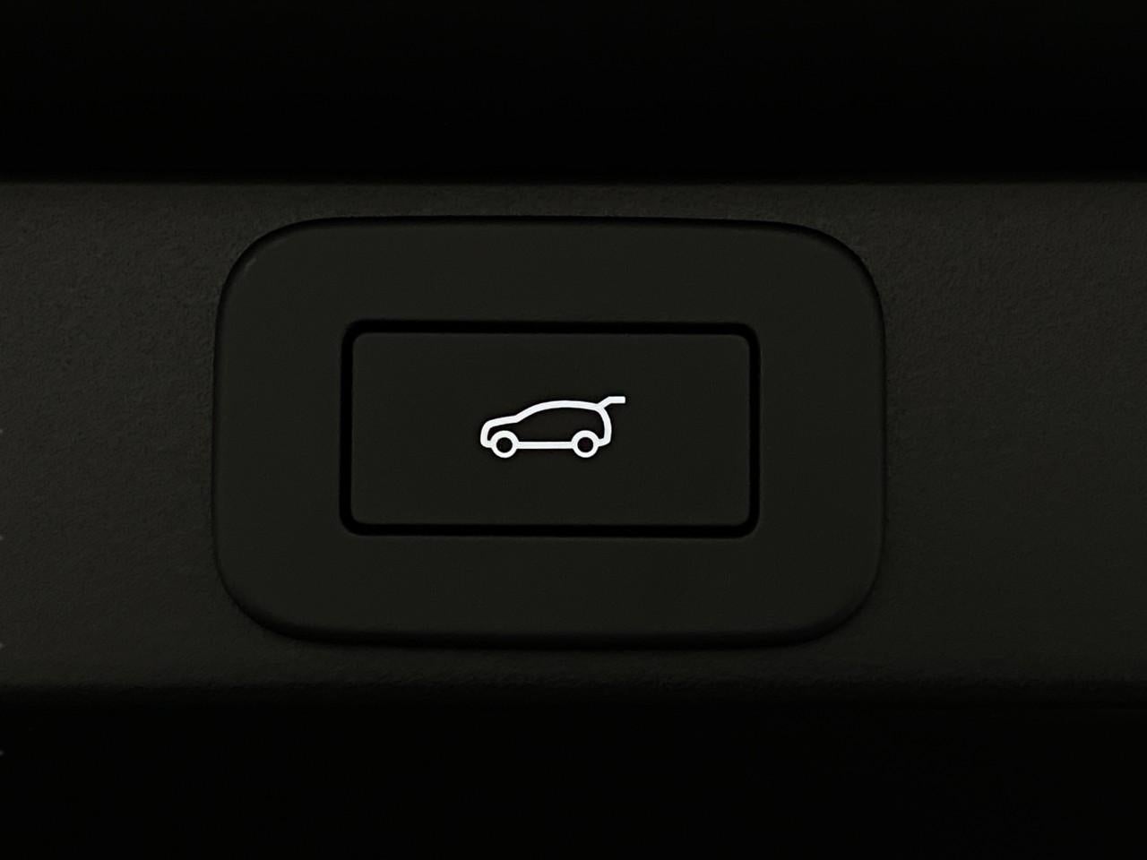 2026 Land Rover Range Rover P530 SE LWB 7 Seat