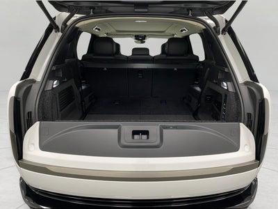 2026 Land Rover Range Rover P530 SE LWB 7 Seat