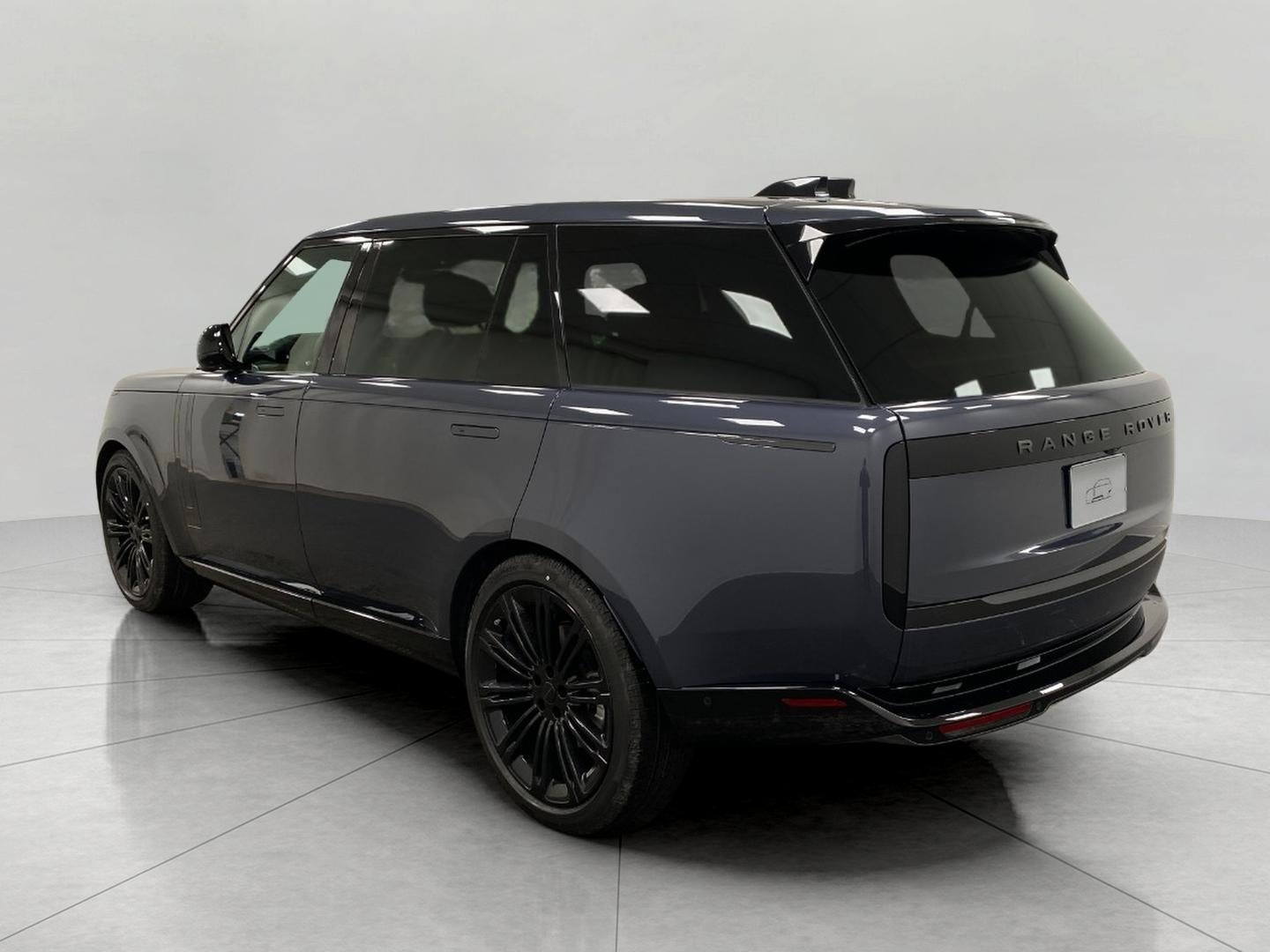 2026 Land Rover Range Rover P400 SE LWB 7 Seat