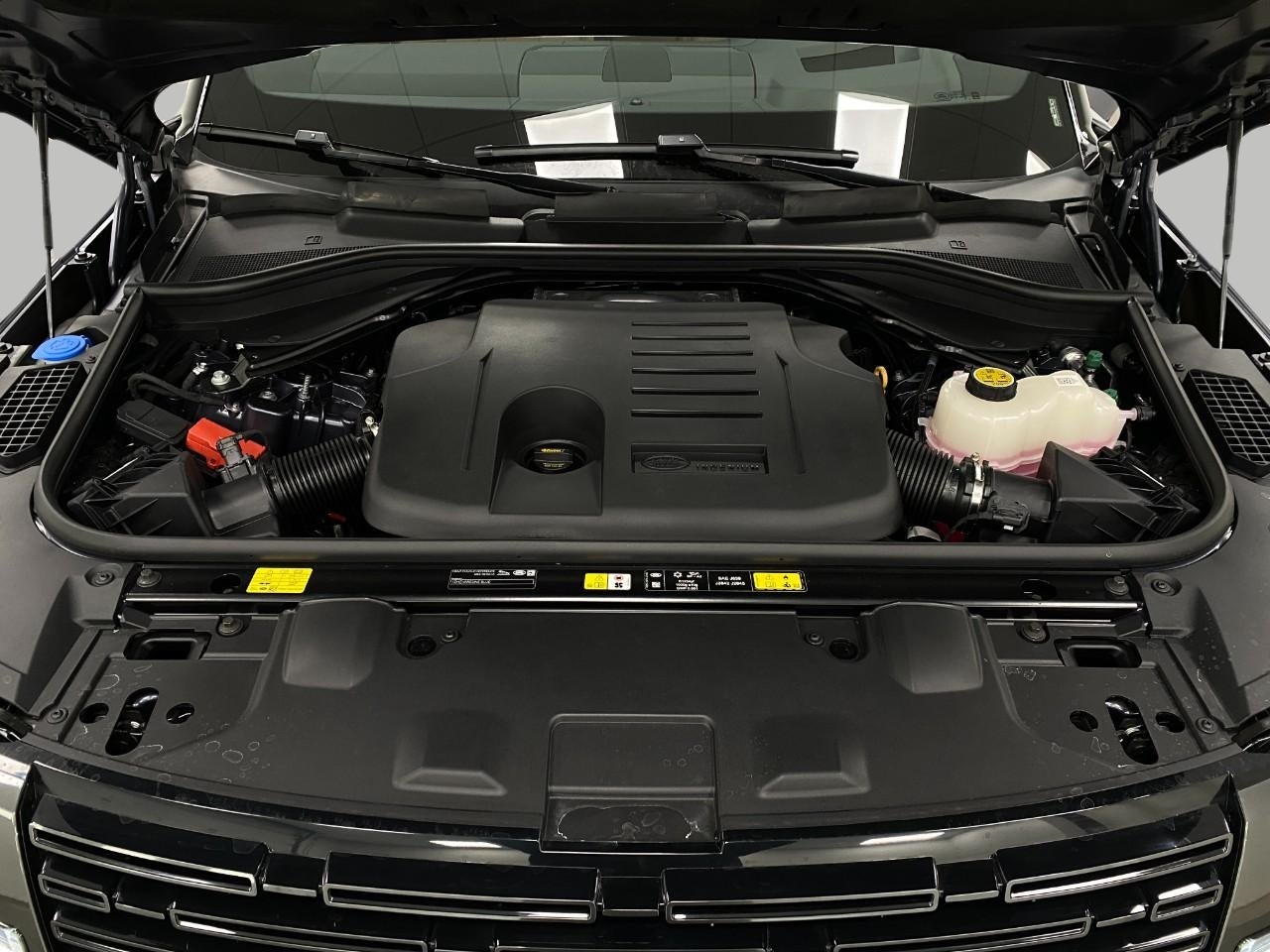 2026 Land Rover Range Rover P400 SE LWB 7 Seat