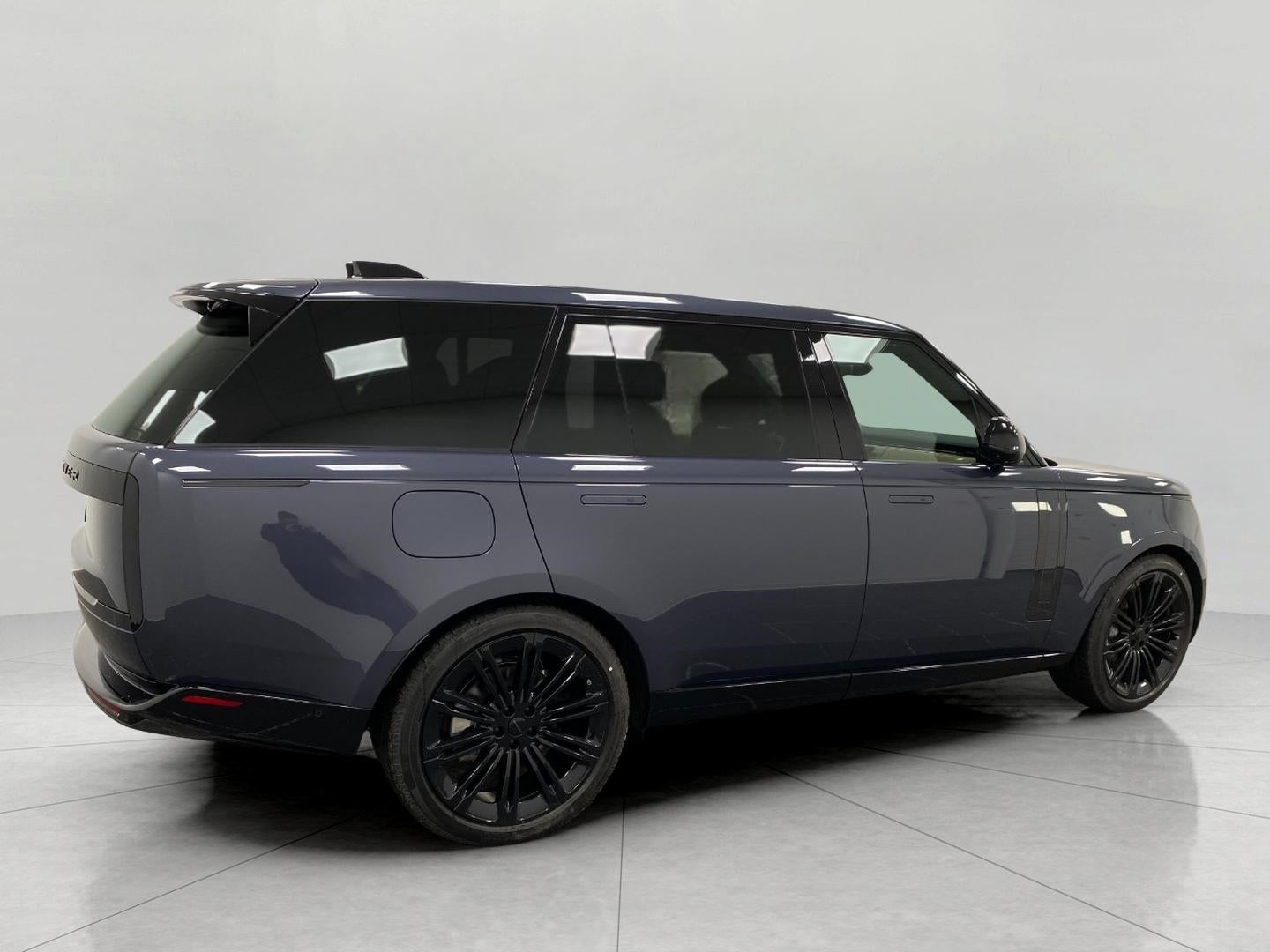 2026 Land Rover Range Rover P400 SE LWB 7 Seat