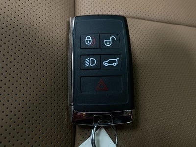 2026 Land Rover Range Rover P400 SE LWB 7 Seat