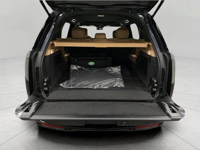 2026 Land Rover Range Rover P400 SE LWB 7 Seat