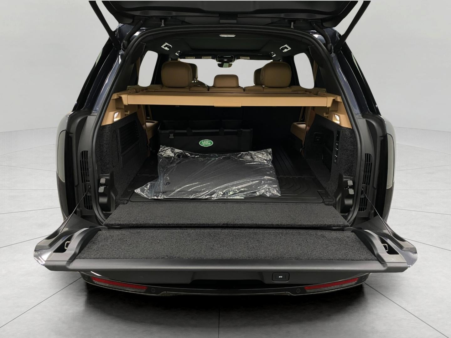 2026 Land Rover Range Rover P400 SE LWB 7 Seat