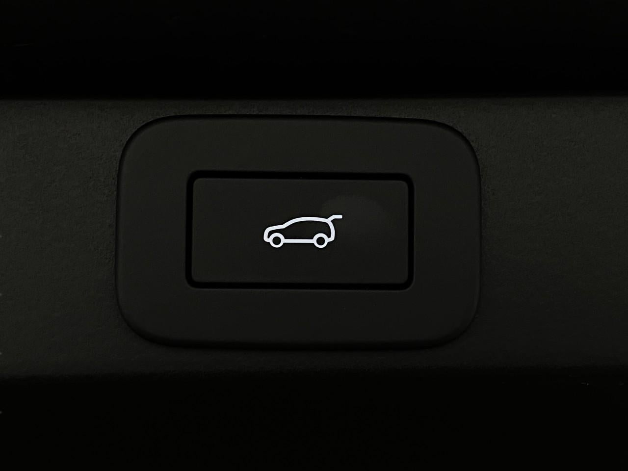 2026 Land Rover Range Rover P400 SE LWB 7 Seat