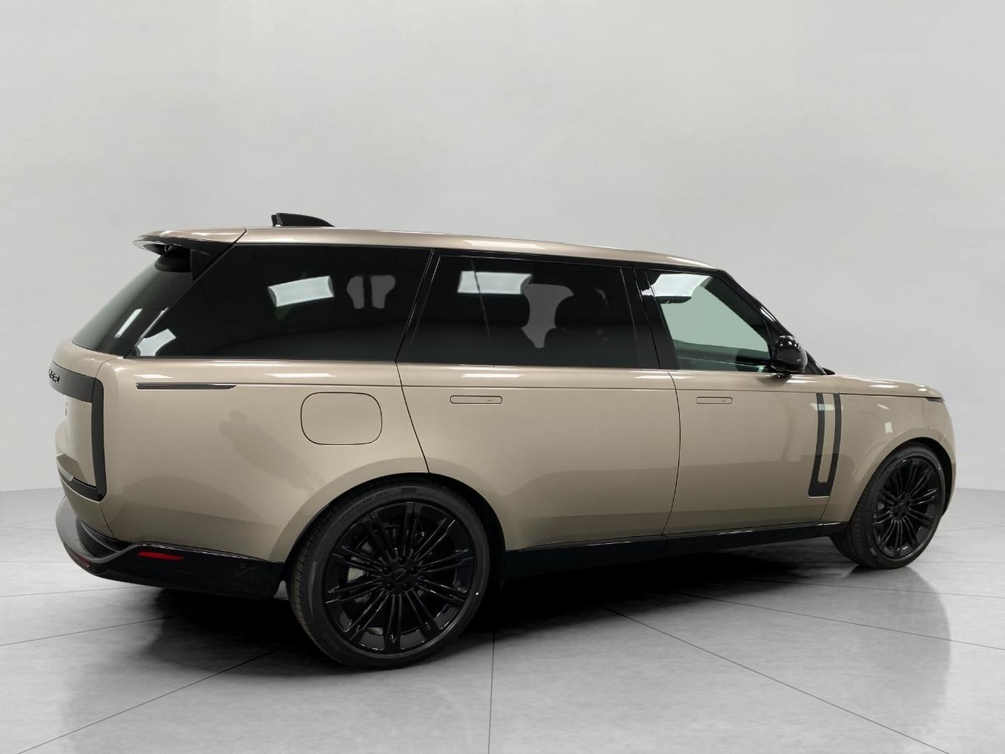 2026 Land Rover Range Rover P400 SE LWB 7 Seat