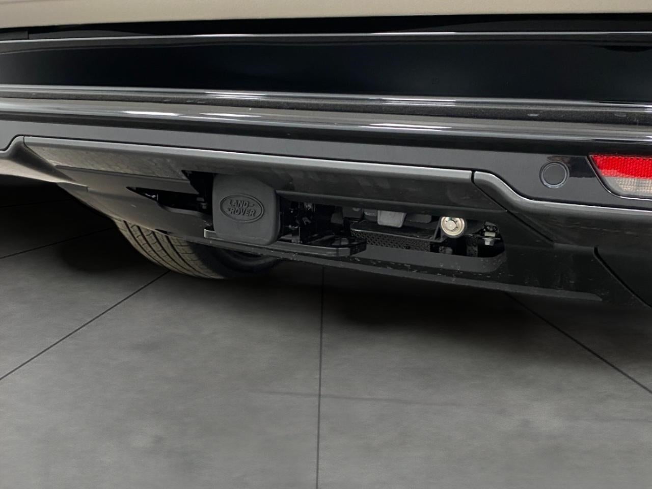 2026 Land Rover Range Rover P400 SE LWB 7 Seat