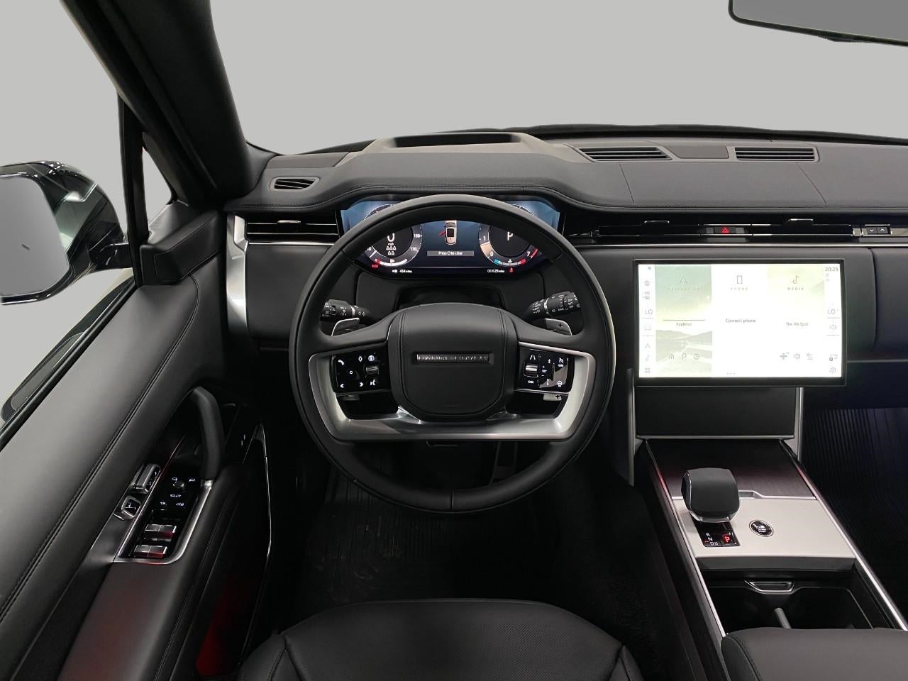 2026 Land Rover Range Rover P400 SE LWB 7 Seat