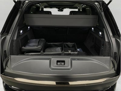 2026 Land Rover Range Rover P615 SV SWB