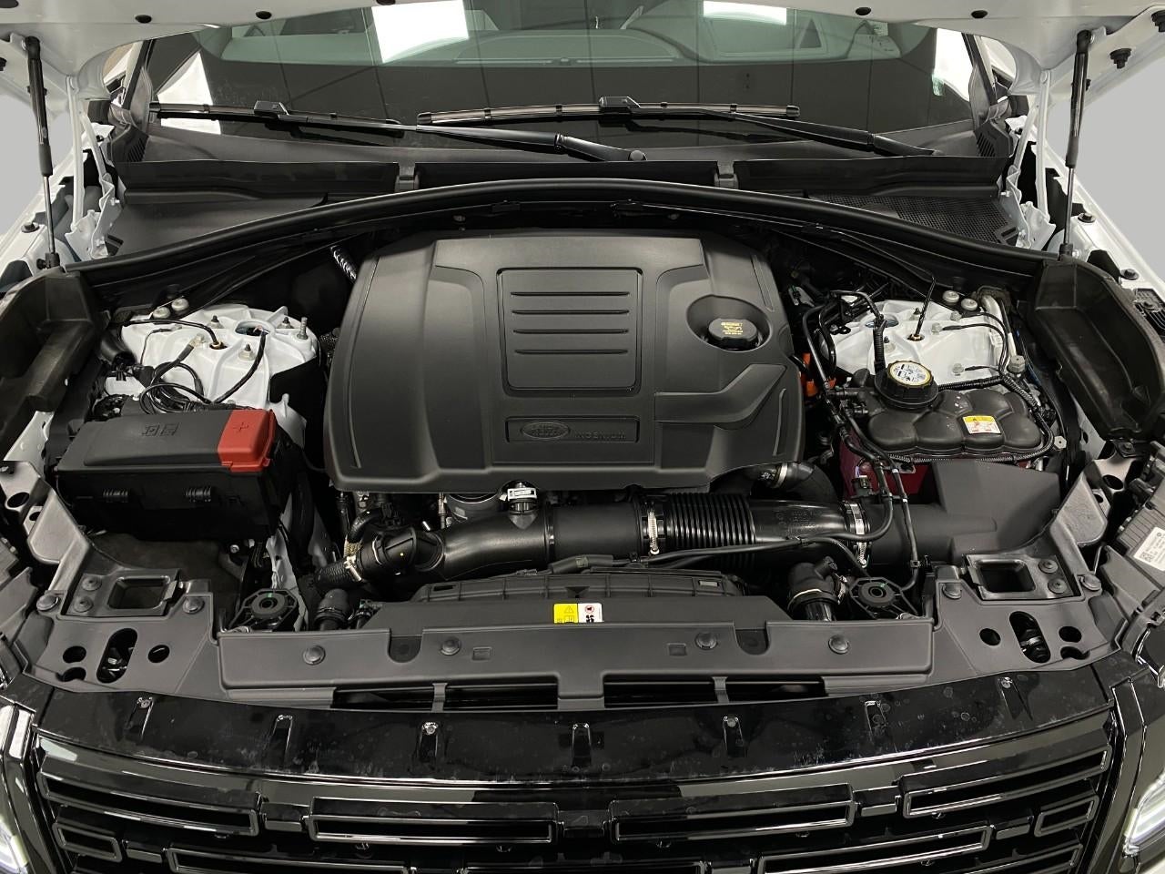 2026 Land Rover Range Rover Velar P250 Dynamic SE