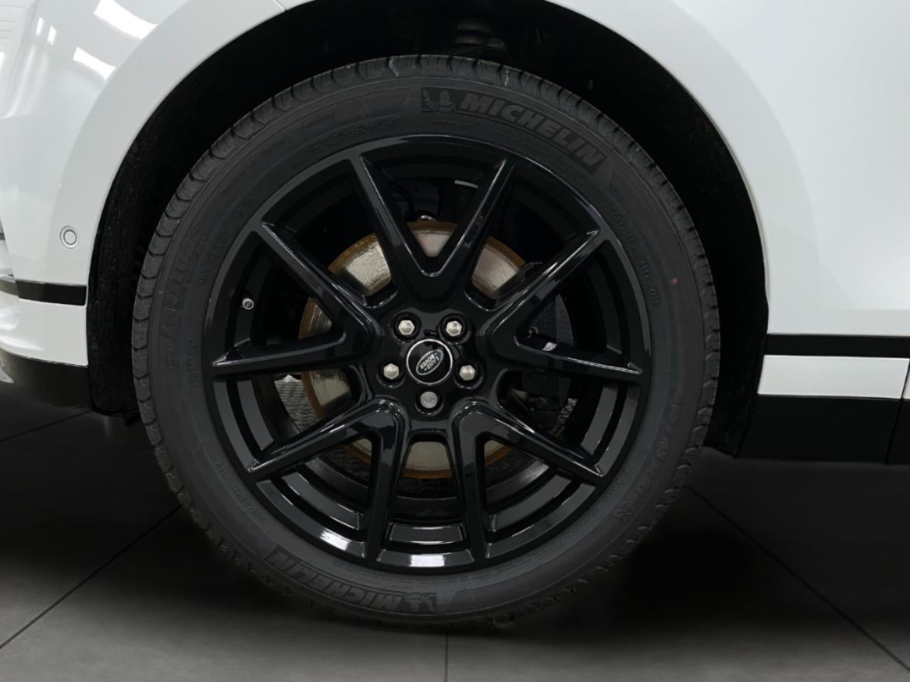 2026 Land Rover Range Rover Velar P250 Dynamic SE