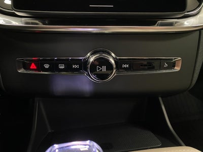 2026 Volvo XC90 B6 AWD Plus 6-Seater