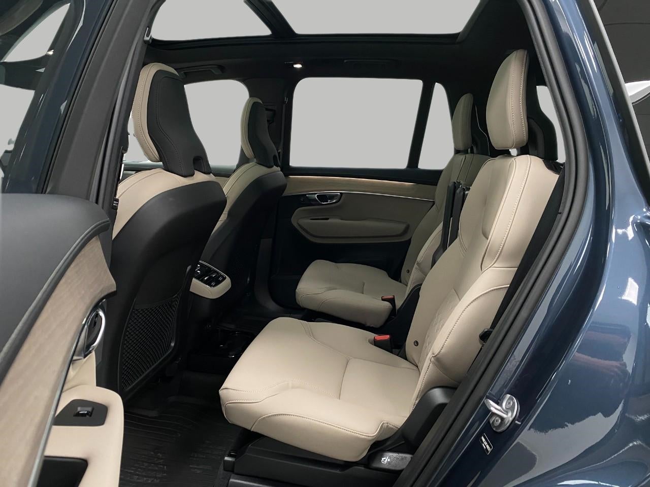 2026 Volvo XC90 B6 AWD Plus 6-Seater