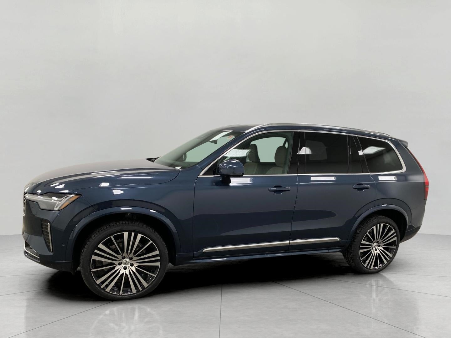 2026 Volvo XC90 B6 AWD Plus 6-Seater