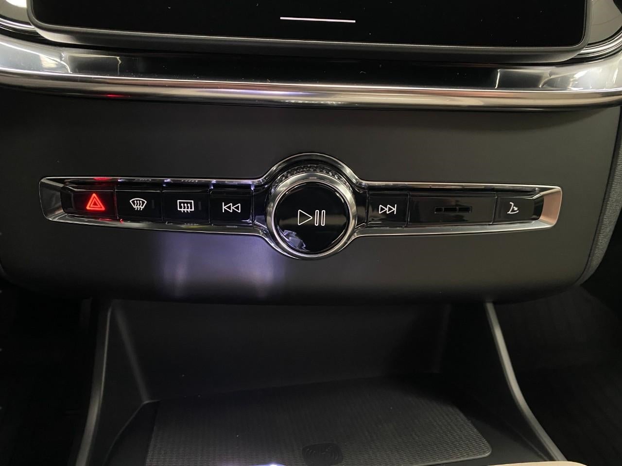 2026 Volvo XC90 B6 AWD Plus 7-Seater