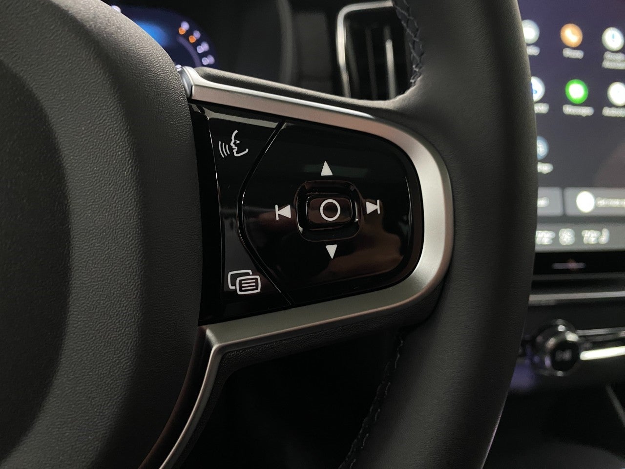 2026 Volvo XC90 B6 AWD Plus 7-Seater