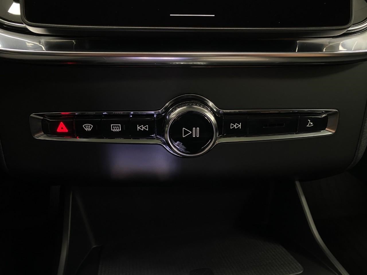 2026 Volvo XC90 B6 AWD Plus 7-Seater