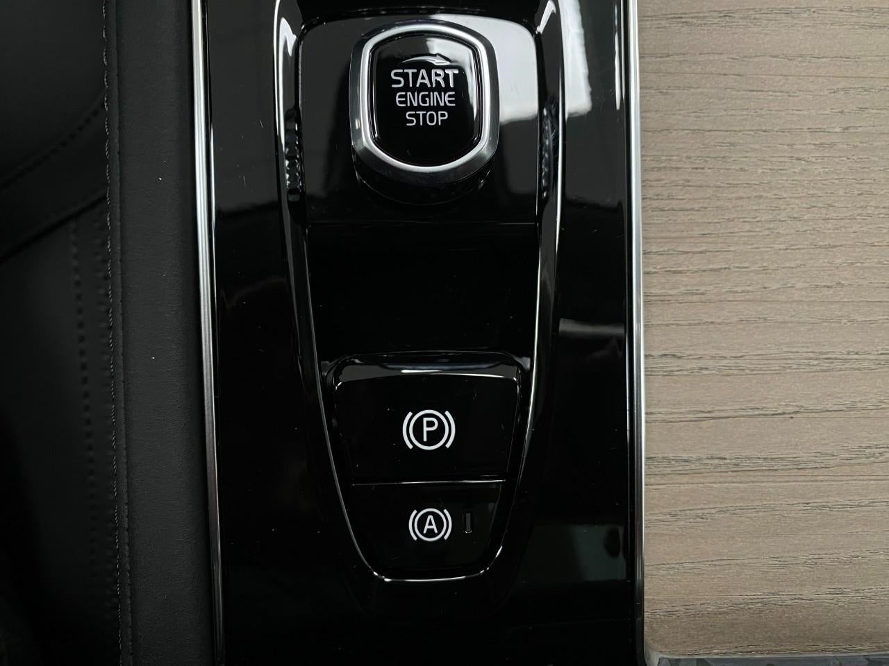 2026 Volvo XC90 B6 AWD Plus 7-Seater