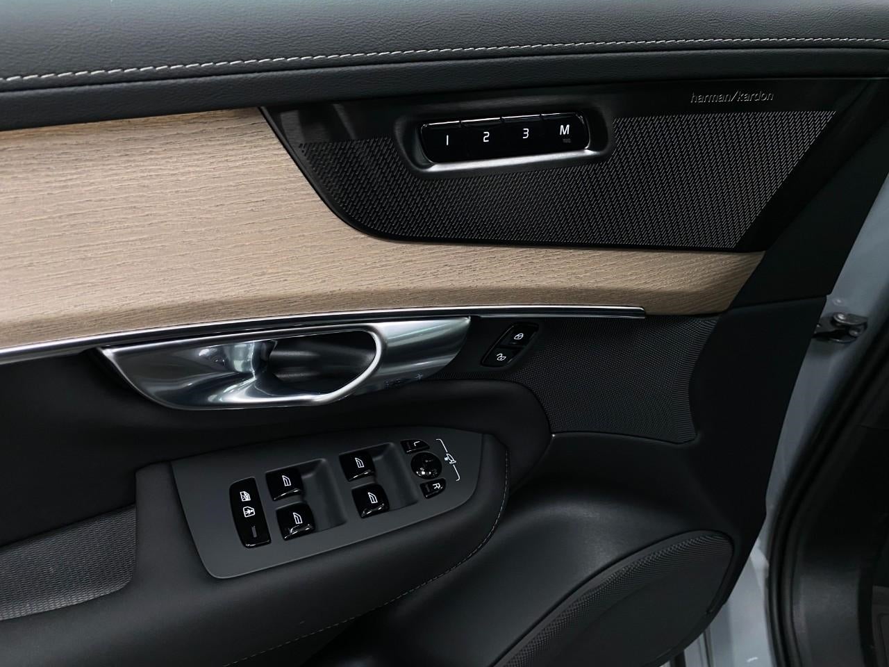 2026 Volvo XC90 B6 AWD Plus 7-Seater