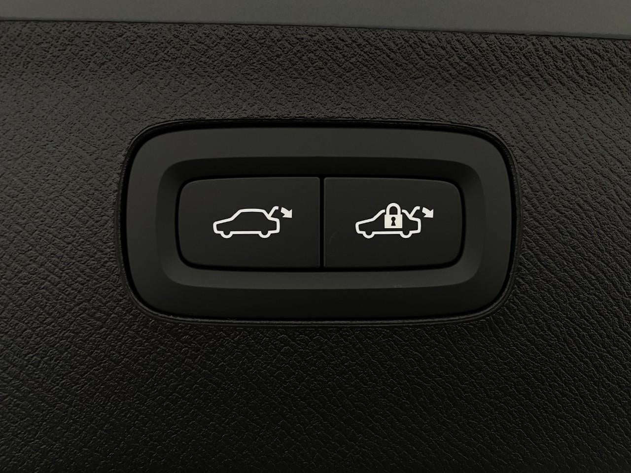 2026 Volvo XC90 B6 AWD Plus 7-Seater